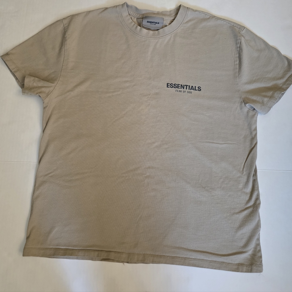 Essentials Tan Men's T-Shirt Size M Used Excelent Condition.